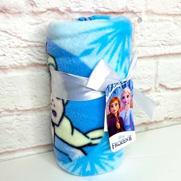DISNEY Frozen 2 Fleece Travel Blanket Anna Elsa